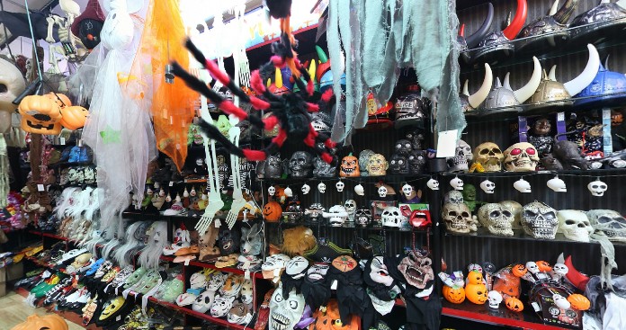holiday-decorations-wholesale-china-yiwu